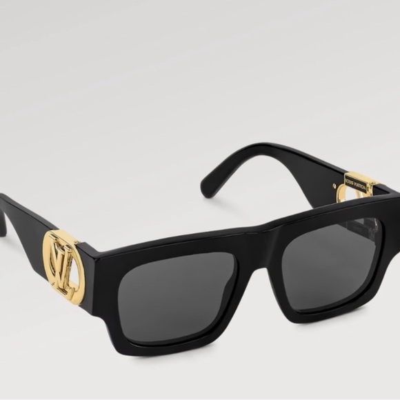 Louis Vuitton link square sunglasses. - Picture 1 of 10
